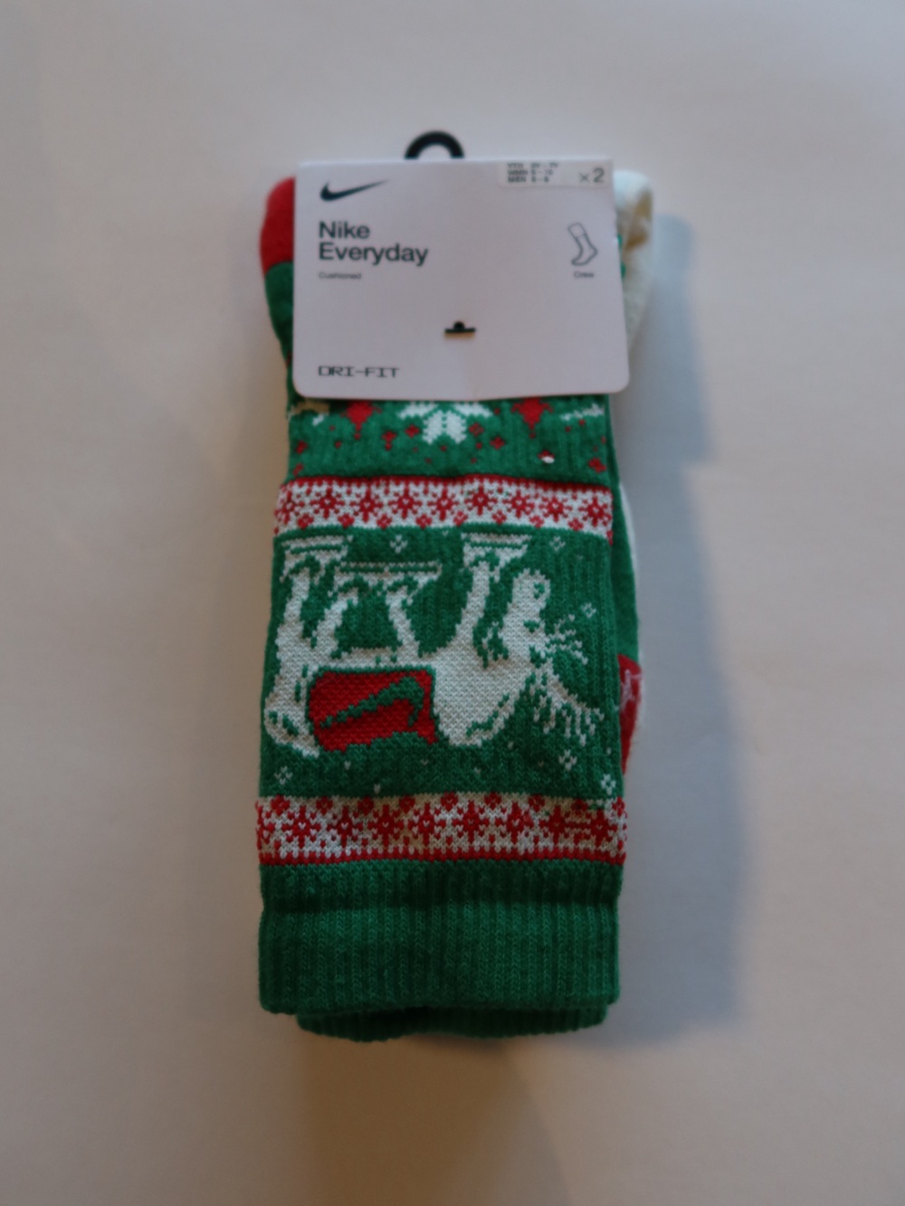 Nike Everyday Christmas Holiday Crew Socks 2-Pack NWT - Picture 1 of 4